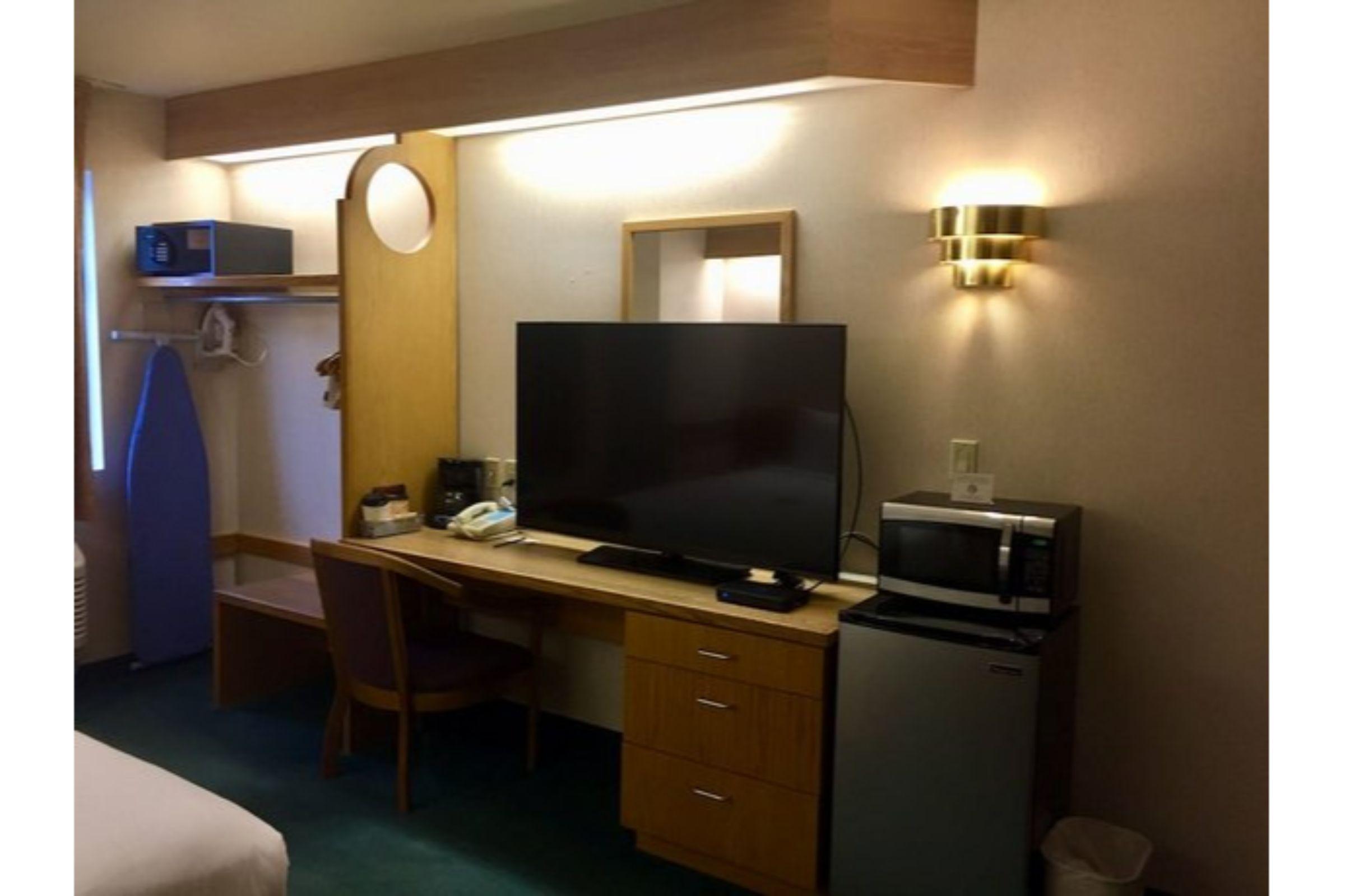 เรด ไลออน อินนื แอนด์ สวีท เจโรเม่ Hotel Jerome ภายนอก รูปภาพ